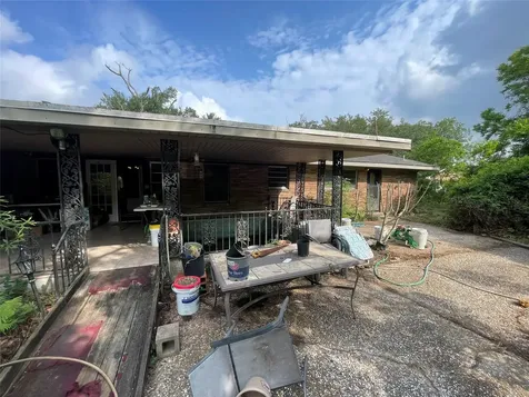 6700 Howe Street Groves TX 77619