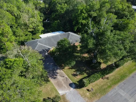 6700 Howe Street Groves TX 77619