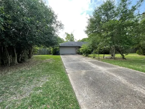 6700 Howe Street Groves TX 77619