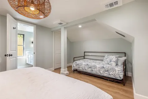 3027 Avenue O 1/2 Galveston TX 77550