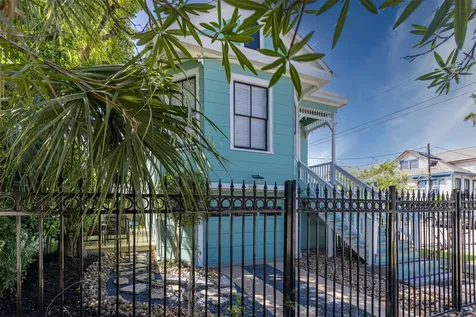 3027 Avenue O 1/2 Galveston TX 77550