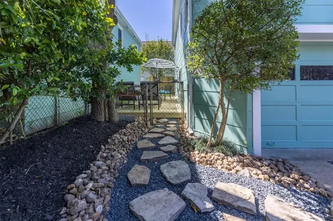 3027 Avenue O 1/2 Galveston TX 77550