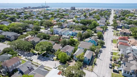 3027 Avenue O 1/2 Galveston TX 77550