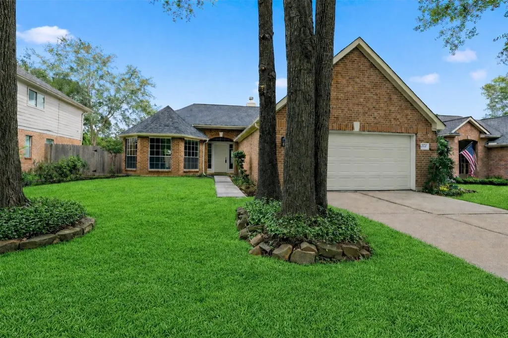 1811 Ridgeway Trail Kingwood TX 77339