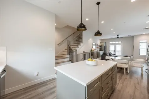 5306 Creekmont Timbers Trail Houston TX 77091