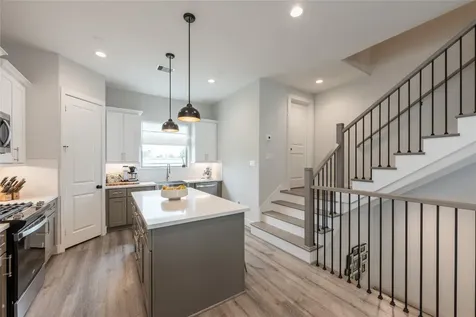 5306 Creekmont Timbers Trail Houston TX 77091