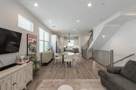 5306 Creekmont Timbers Trail Houston TX 77091