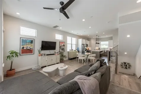 5306 Creekmont Timbers Trail Houston TX 77091