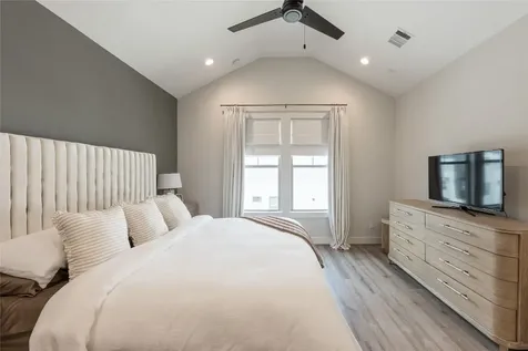 5306 Creekmont Timbers Trail Houston TX 77091