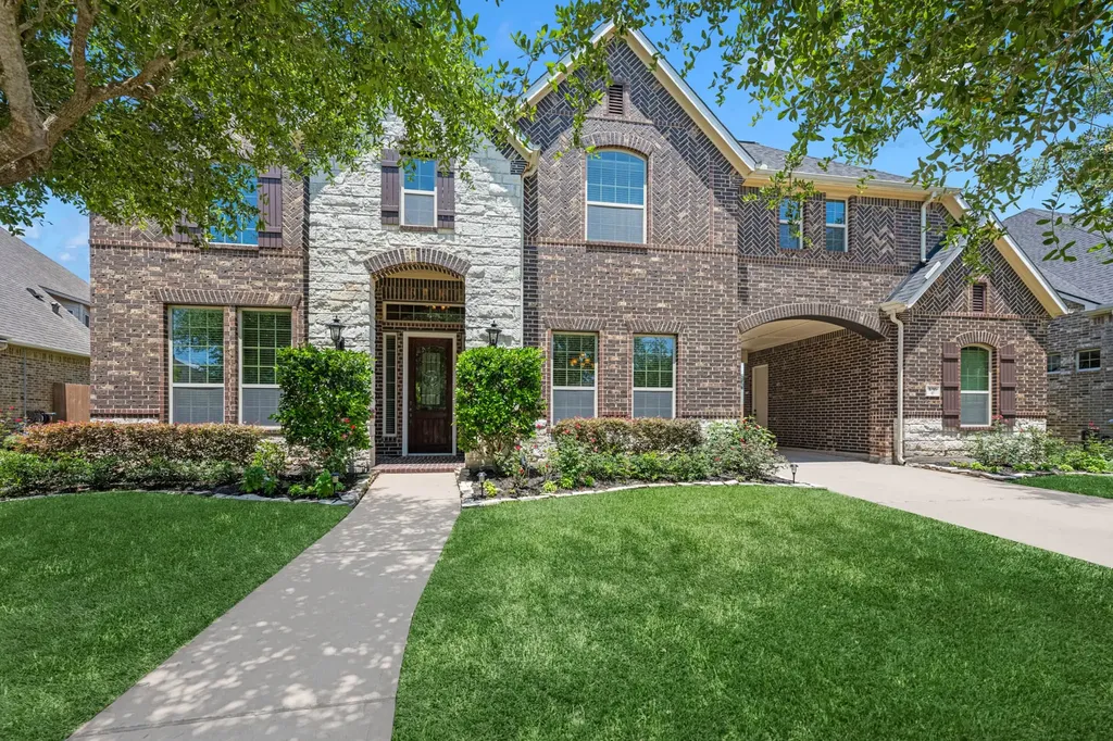 1016 Bolivar Point Lane Friendswood TX 77546