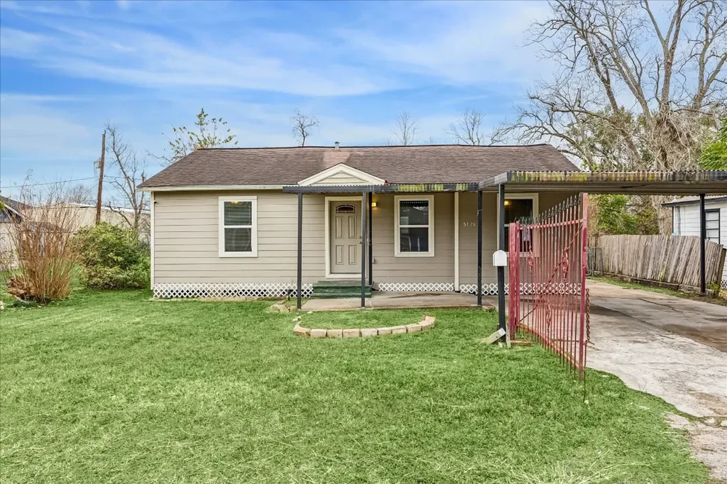 5126 Higgins Street Houston TX 77033