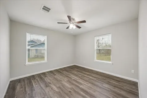 5126 Higgins Street Houston TX 77033