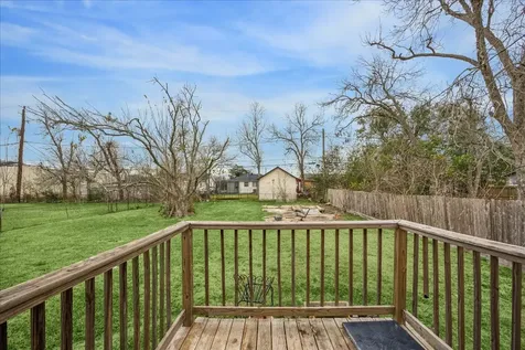 5126 Higgins Street Houston TX 77033