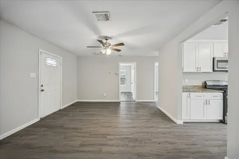 5126 Higgins Street Houston TX 77033
