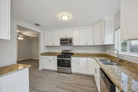 5126 Higgins Street Houston TX 77033