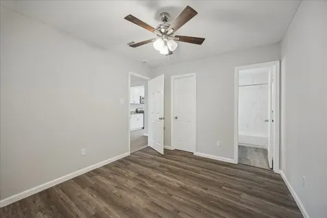 5126 Higgins Street Houston TX 77033