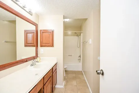 4218 Bridledon Lane Houston TX 77014