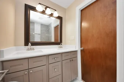 5326 Heatherbrook Drive Houston TX 77045