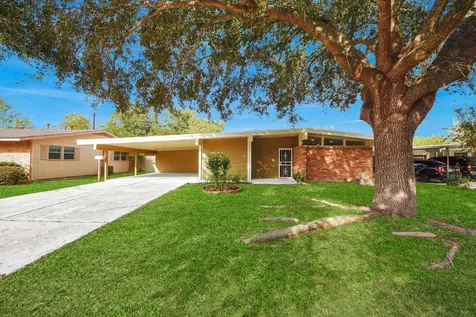 5326 Heatherbrook Drive Houston TX 77045