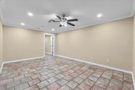 114 Grand Avenue Bacliff TX 77518
