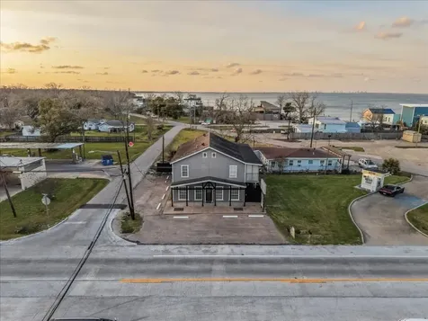 114 Grand Avenue Bacliff TX 77518
