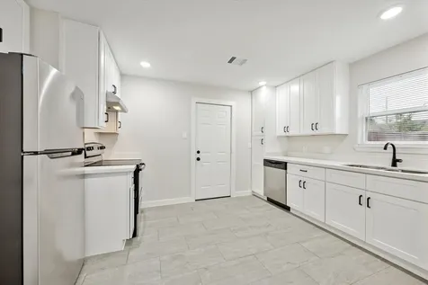 6731 London Street Houston TX 77021