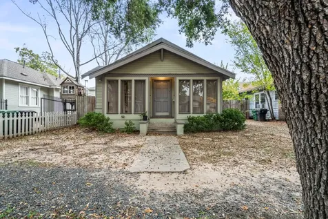 909 Bayland Avenue Houston TX 77009