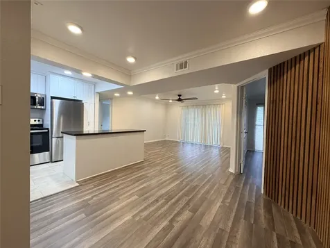 3045 Walnut Bend Lane 11 Houston TX 77042