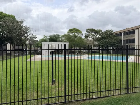 3045 Walnut Bend Lane 11 Houston TX 77042