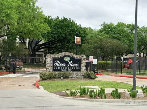 3045 Walnut Bend Lane 11 Houston TX 77042