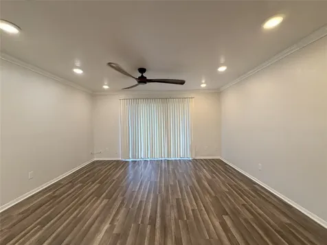 3045 Walnut Bend Lane 11 Houston TX 77042