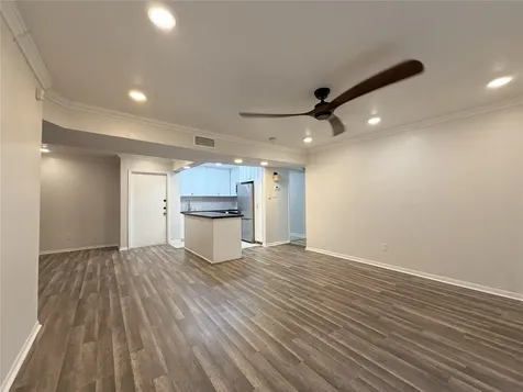 3045 Walnut Bend Lane 11 Houston TX 77042