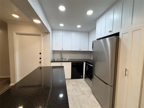 3045 Walnut Bend Lane 11 Houston TX 77042