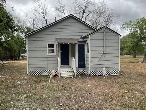 1004 Harlem Street El Campo TX 77437