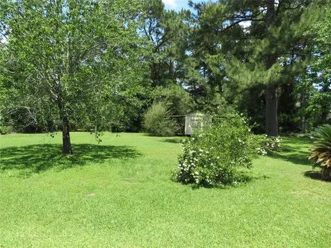 15682 Highway 105 Cleveland TX 77327