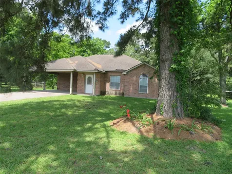 15682 Highway 105 Cleveland TX 77327