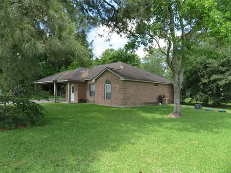 15682 Highway 105 Cleveland TX 77327