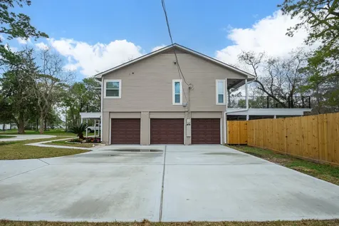 4509 Country Club Drive Dickinson TX 77539