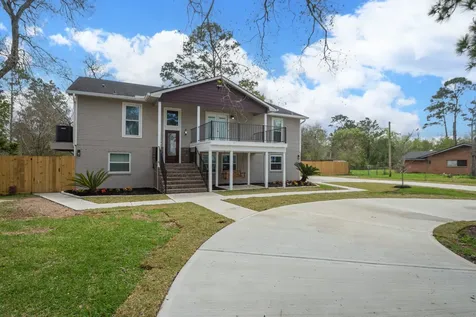 4509 Country Club Drive Dickinson TX 77539