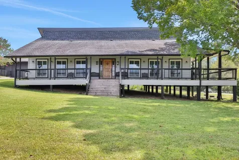 930 Paradise Drive Coldspring TX 77331