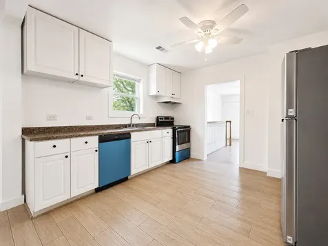 2215 46th Street Galveston TX 77551