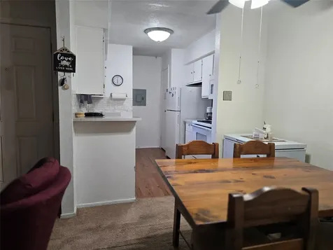7600 Emmett F Lowry Expressway 304 Texas City TX 77591
