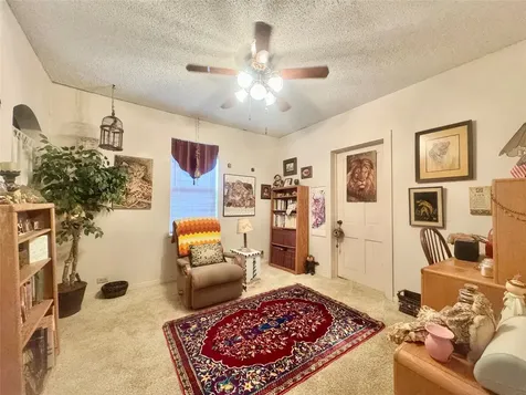 706 West Street Yoakum TX 77995