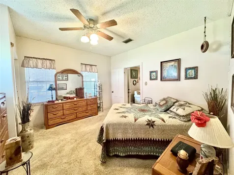 706 West Street Yoakum TX 77995