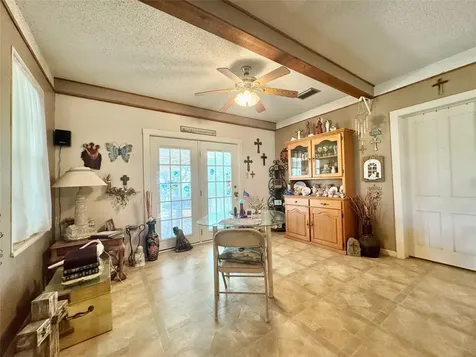 706 West Street Yoakum TX 77995