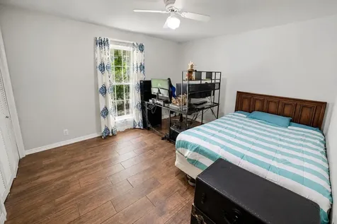 215 Pr 301 Center TX 75935