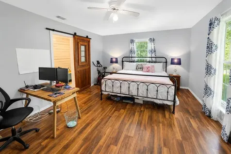 215 Pr 301 Center TX 75935