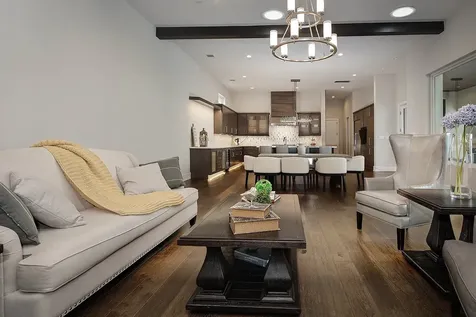10 Kingscote Way The Woodlands TX 77382