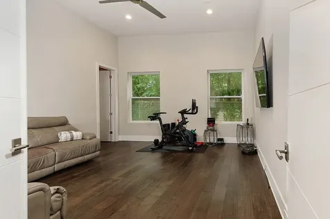 10 Kingscote Way The Woodlands TX 77382