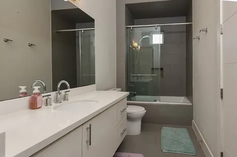 10 Kingscote Way The Woodlands TX 77382